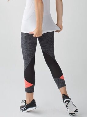 Lululemon Pace Rival Crop 22”- Size 6